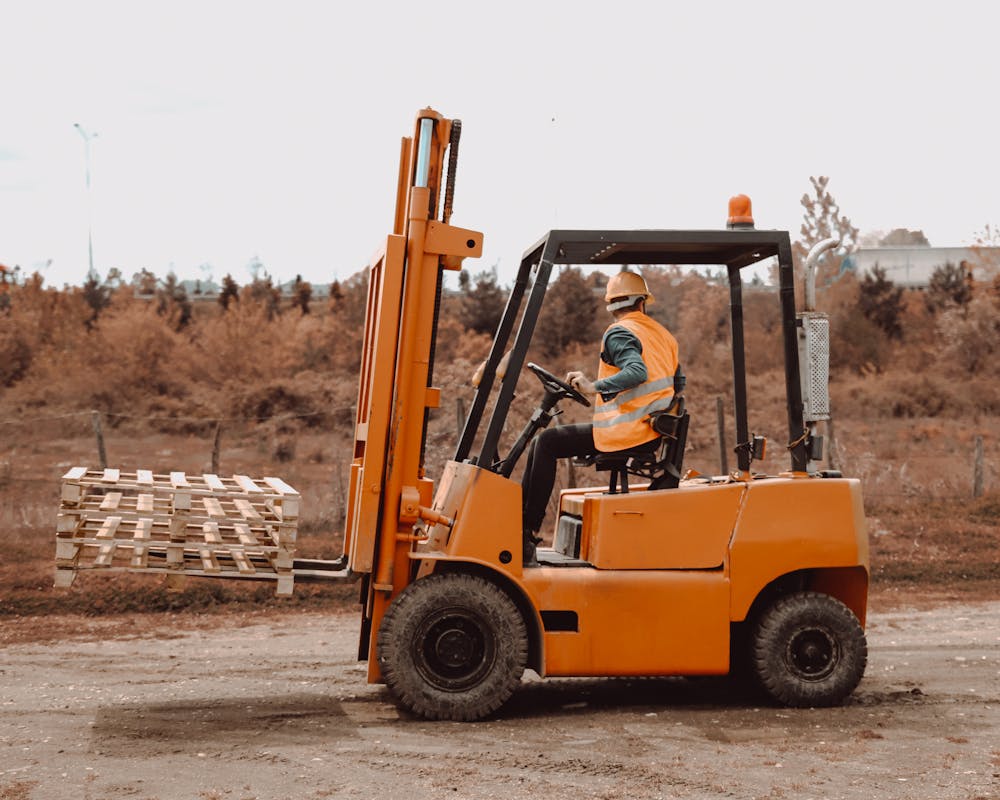 You are currently viewing Dizel Forkliftlerin Elektrikli Forkliftlere Göre Avantajları Nelerdir?